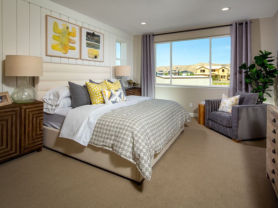 Master Bedroom of Horizon at One Lake in Fairfield, CA by Brookfield Residential