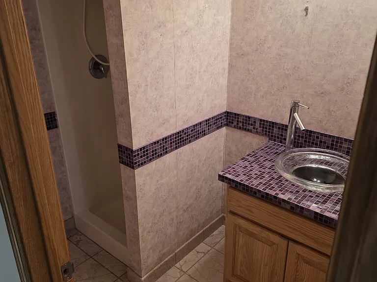 4110 Juneau Ln N — Photo 38