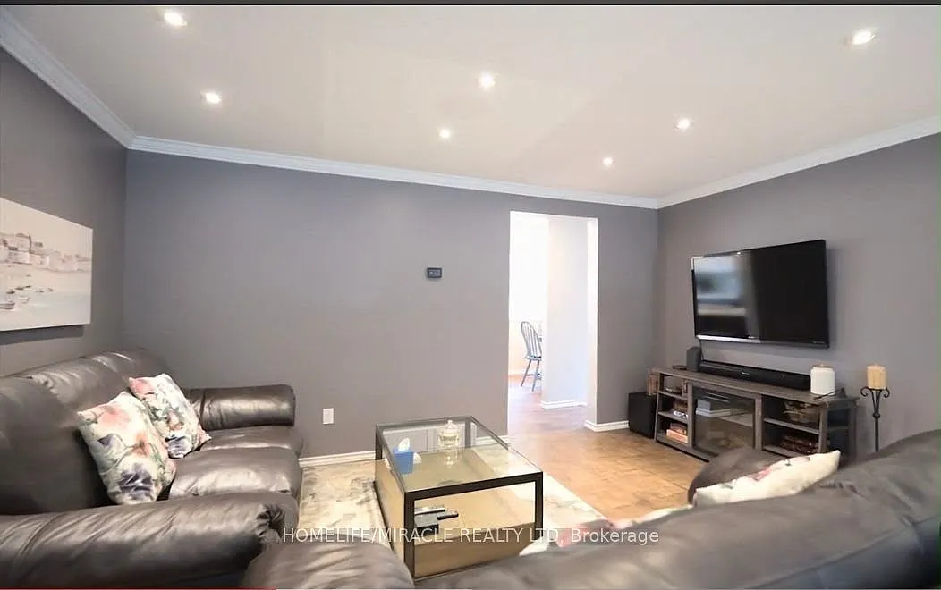3 bed, $2,550 — Photo 1