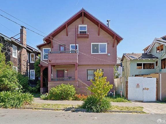 2nd image of 2732 Parker St