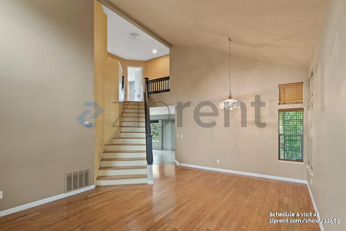4 bed, 2.5 bath, 1797 sqft, $4,988 — Photo 4