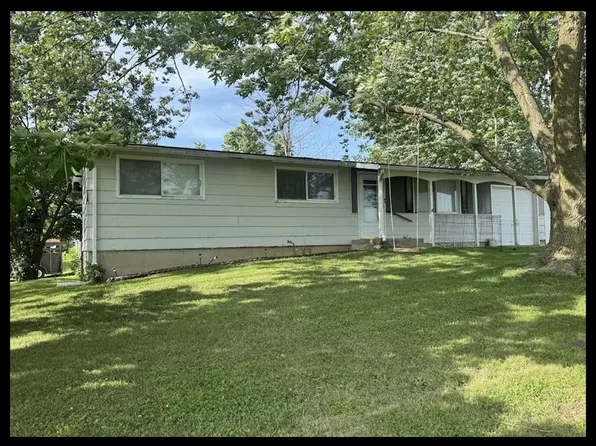 107 W Plumlee St, La Plata, MO 63549