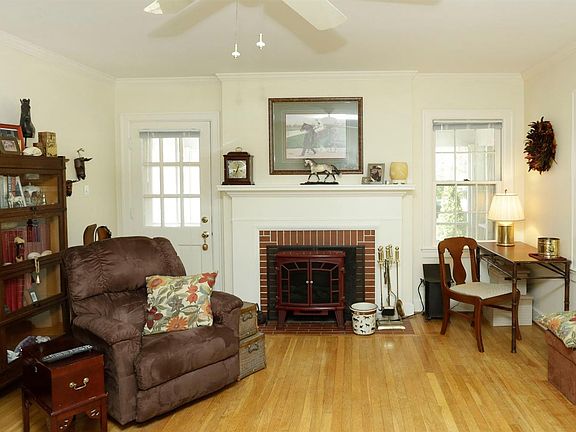 3rd image of 202 Jesselin Dr
