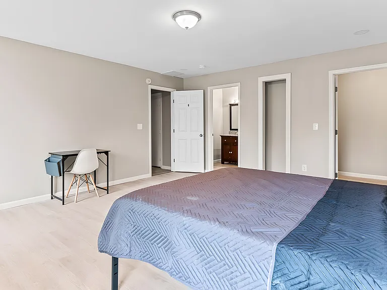 Collingwood Dr — Photo 1