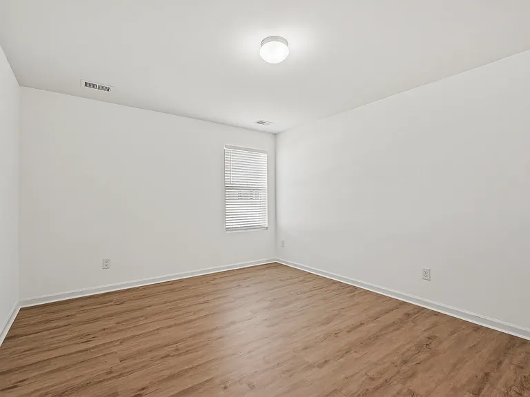 1789 Sapphire Dr — Photo 29