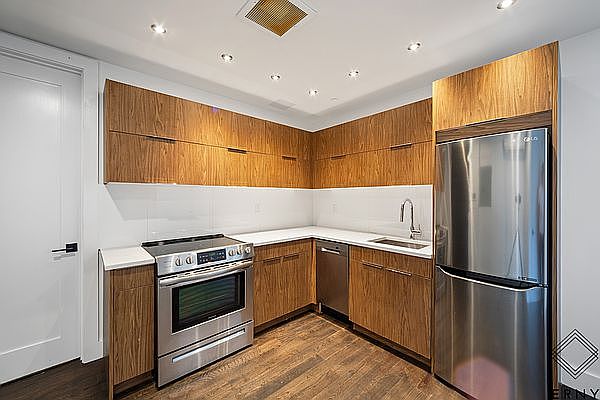 1st image of 495 Saint Johns Pl #1R