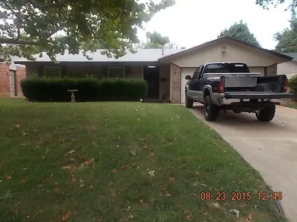 9714 NE 4th St, Midwest City, OK 73130