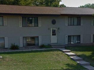 220 40th Street Dr SE APT 3, Cedar Rapids, IA 52403