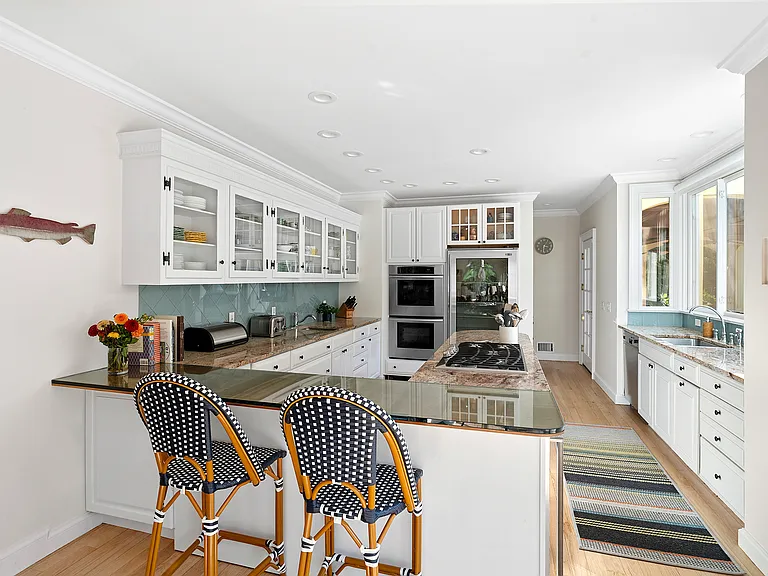 4 Oakland Ln — Photo 8