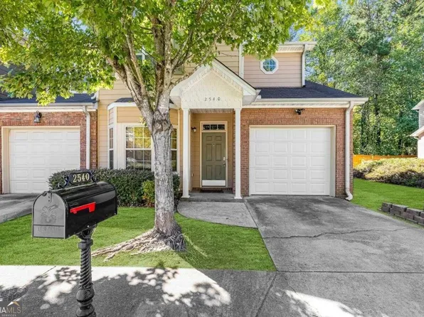 2540 Laurel Cir NW, Atlanta, GA 30311