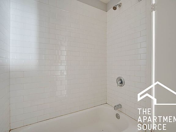 3rd image of 1315 W Leland Ave #6