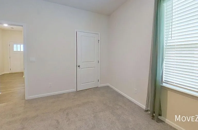 1131 Staghorn Ave — Photo 38
