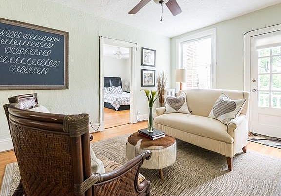 3rd image of 2810 Kensington Ave #U14