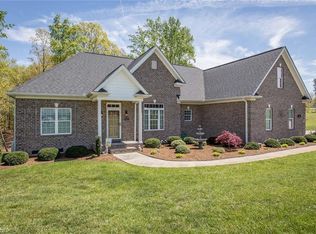 7515 Aspen Grove Dr, Belews Creek, NC 27009