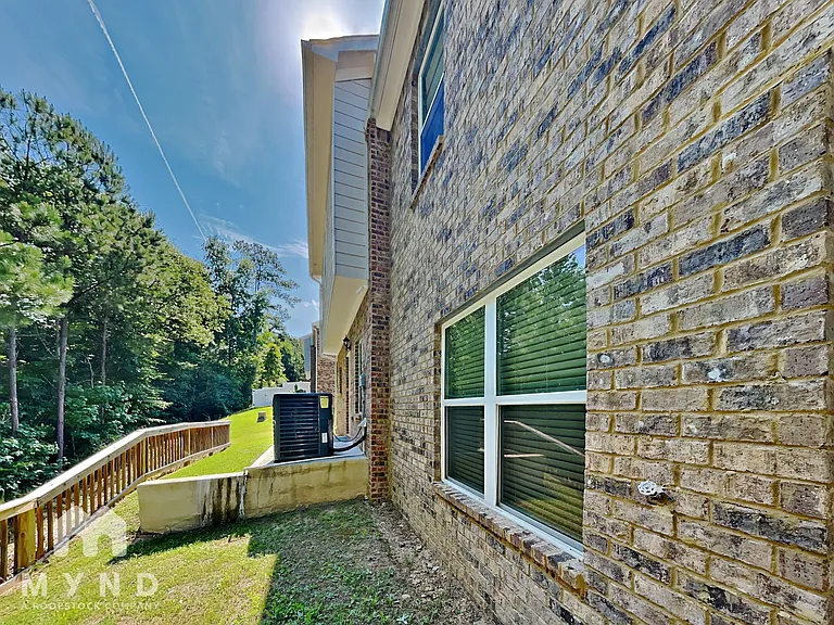10170 Benton Woods Dr — Photo 20