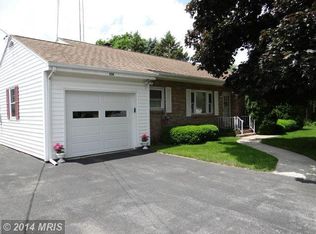 526 Woodstock Rd, Chambersburg, PA 17201
