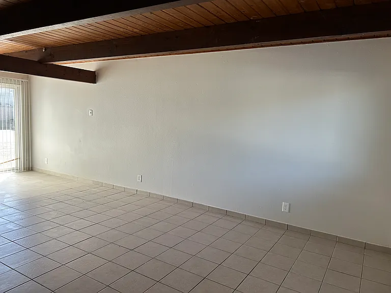 950 NW Hobart Ave — Photo 10