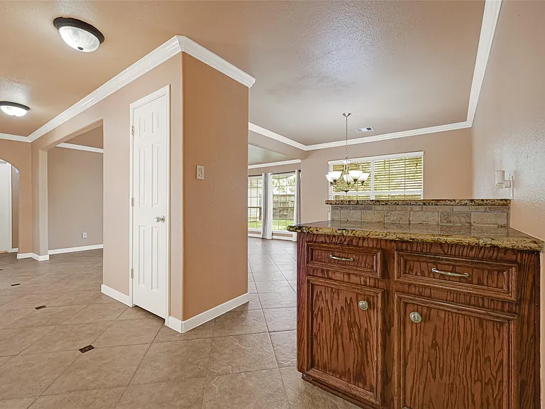7323 Log View Dr — Photo 18