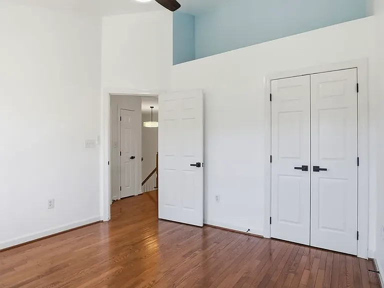 4550 Fair Valley Dr — Photo 22