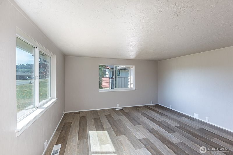 3rd image of 319 N Dunlap Street