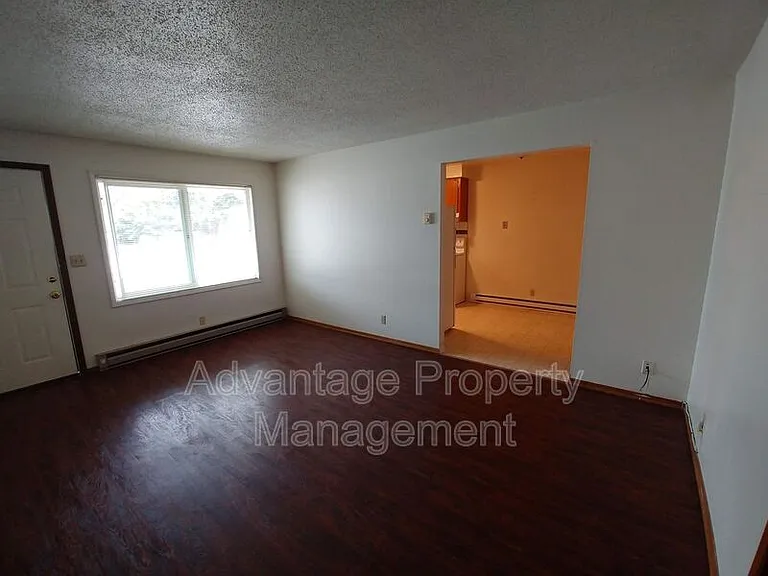 339 Jackson St W #6 — Photo 2