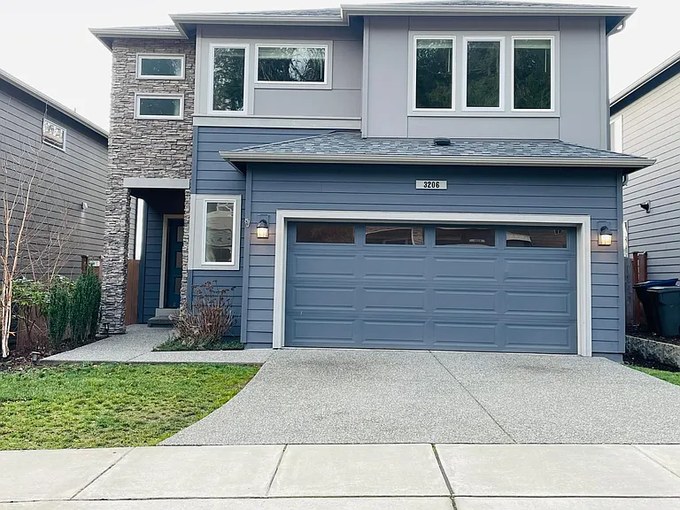 3206 104th Ave NE — Photo 1