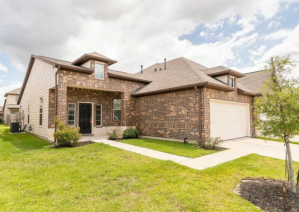 12231 Maura Ln