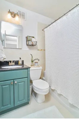 Rented by Compass | media 12