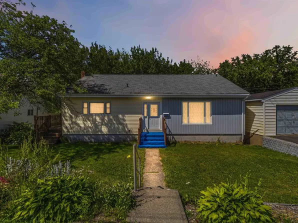200 Caledonia Rd, Dartmouth, NS B2X 1L4