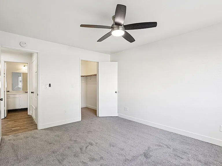 Interior 2x2