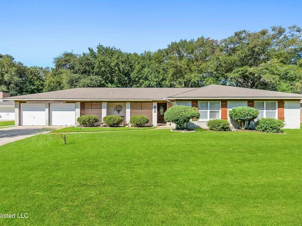 1413 Seacliffe Dr, Gautier, MS 39553