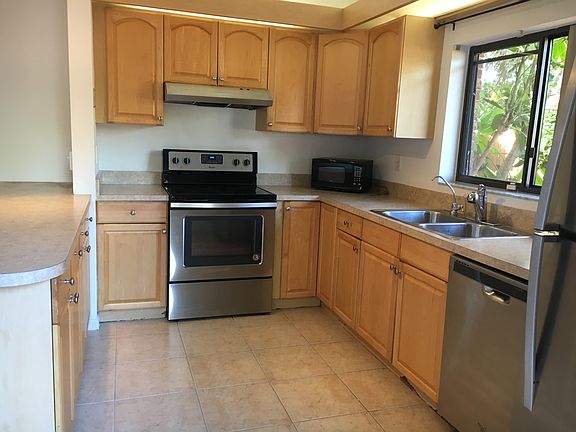 5th image of 1458 Park Shore Cir APT 1
