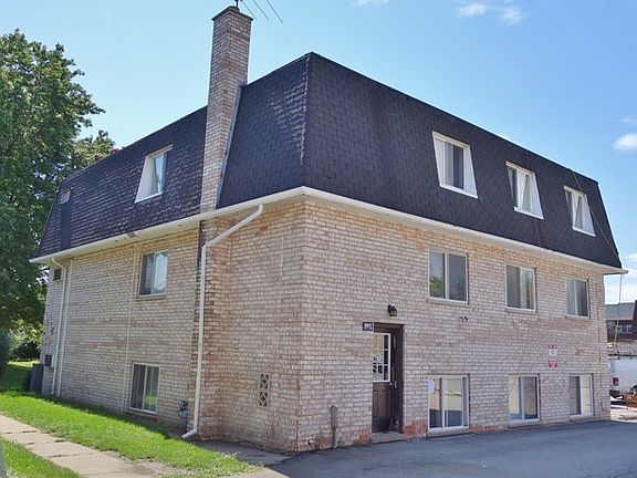 3rd image of 10012 Holly Ln