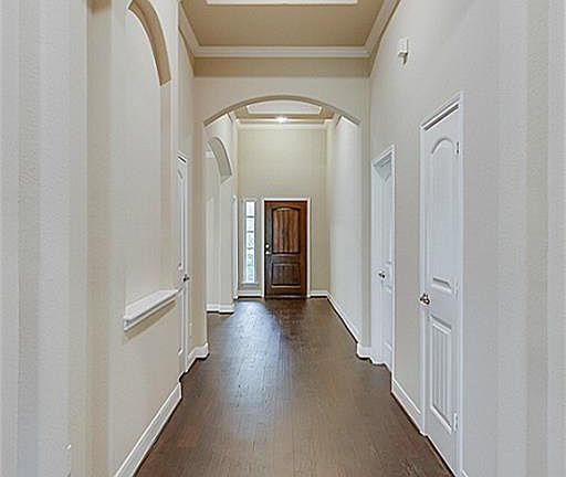 4th image of 103 W Wading Pond Cir