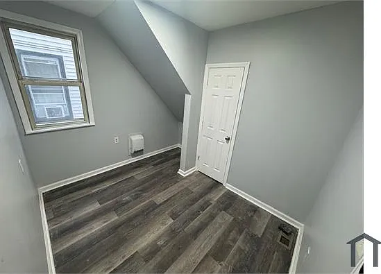 40 Aldine St #1 — Photo 4