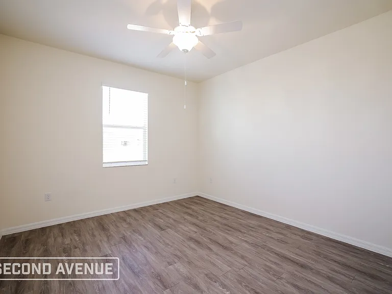 2721 NW 18th Pl — Photo 20