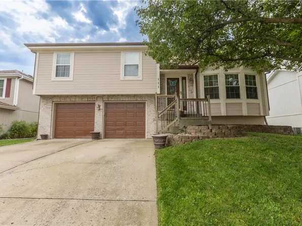 111 NW 114th Ter, Kansas City, MO 64155