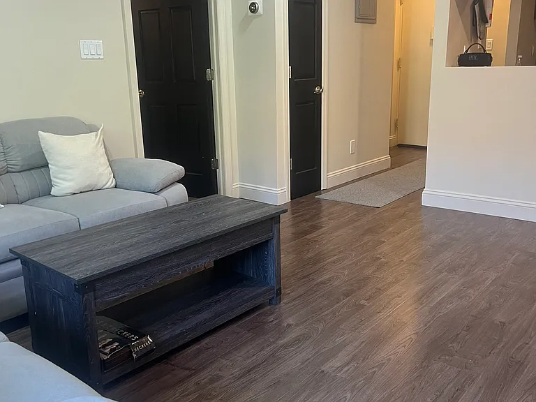141-16 84th Dr #2D — Photo 1