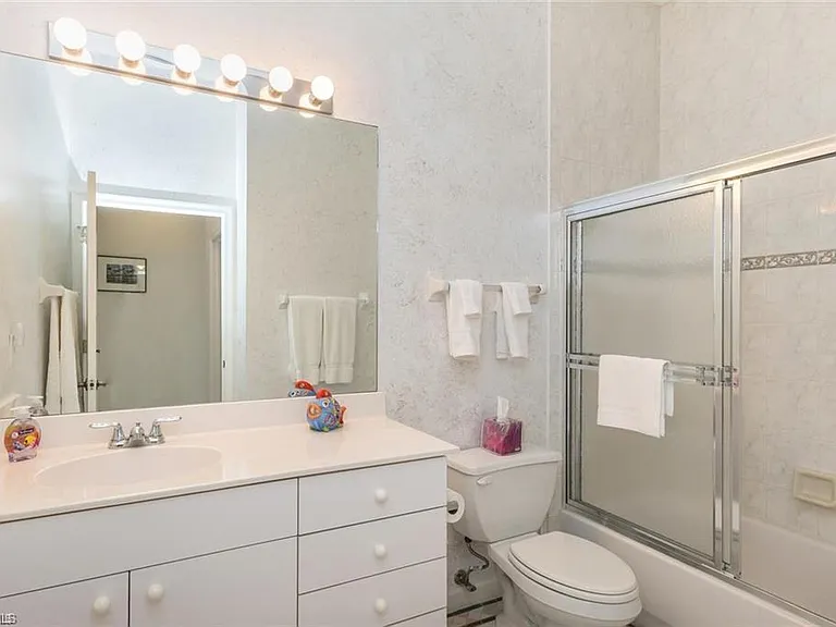 2383 Ravenna Blvd #Penthouse 202 — Photo 33
