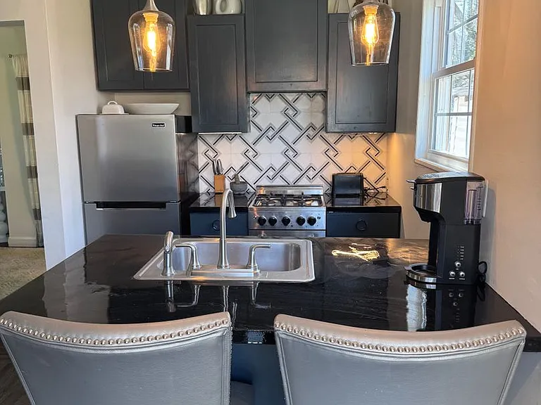 2686 Rosemary St NW — Photo 2