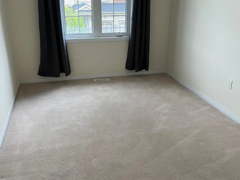 23 Spruce Pine Cres — Photo 8
