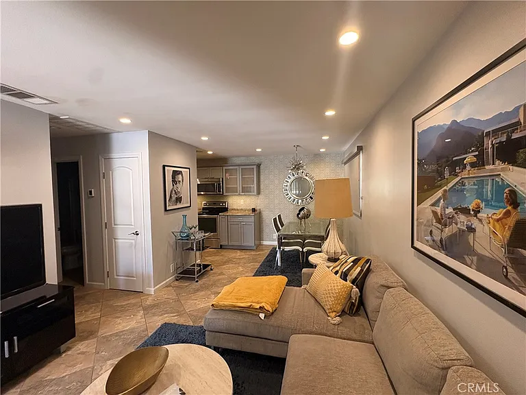 510 N Villa Ct — Photo 22