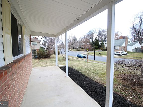 4th image of 5302 Pommeroy Dr
