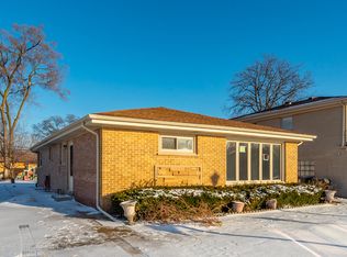 9541 Tripp Ave, Skokie, IL