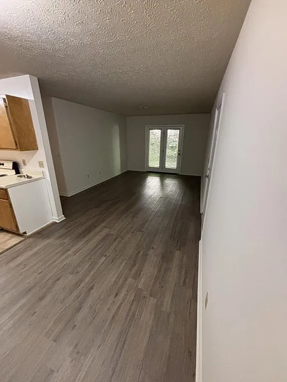 305 Farside Dr. Apt. #4 Rogersville, TN — Photo 3