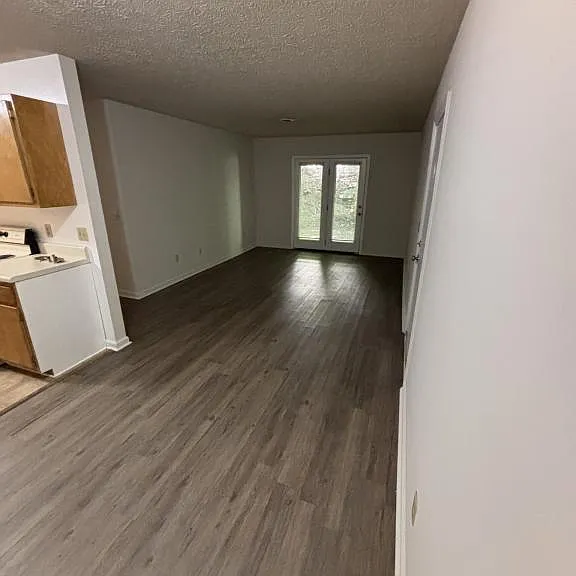 305 Farside Dr #4 — Photo 4