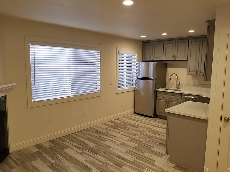 1716 H St #3 — Photo 2