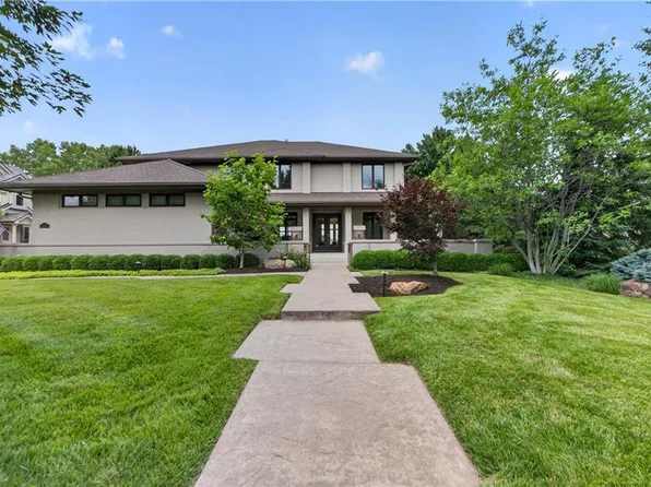 5520 Golden Bear Dr, Overland Park, KS 66223