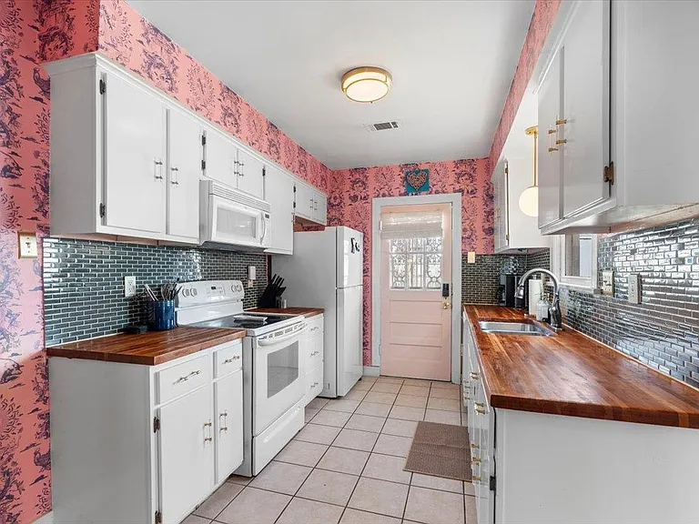 1790 Lyndale Ave — Photo 8