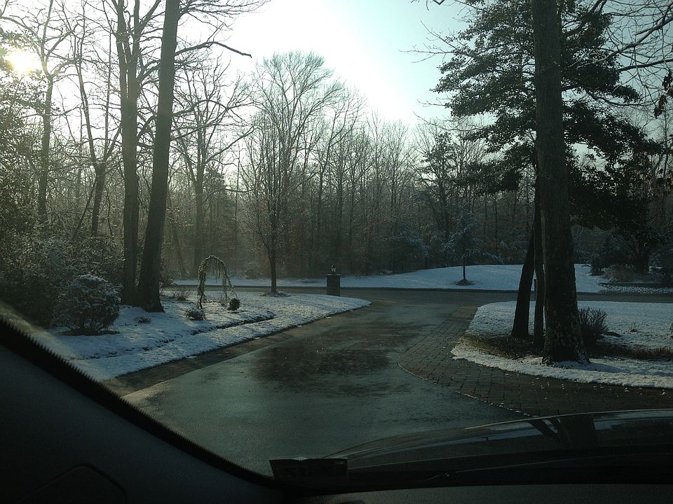 2nd image of 8 Greenbriar Rd